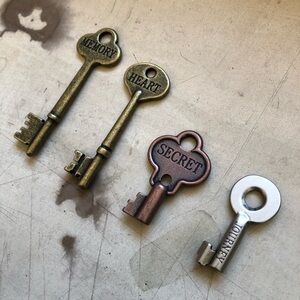 Set of 4 Tim Holtz Collection Keys!